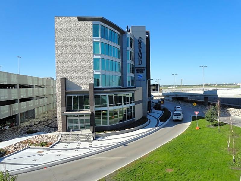 The Grand Winnipeg Airport Hotel By Lakeview 외부 사진